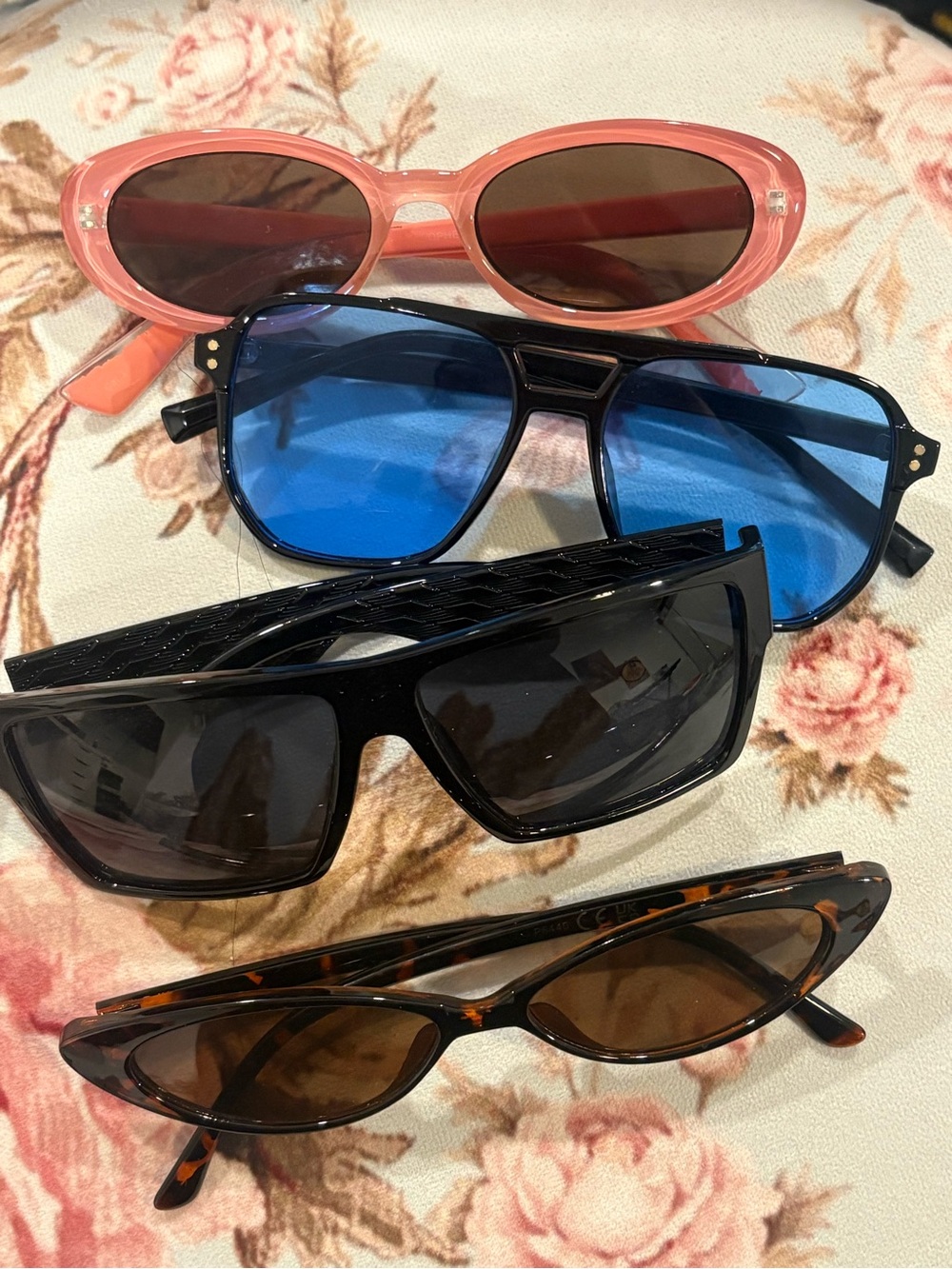 Mixed Colors Sunglasses Set - Pink, Blue, Black, Tortoiseshell